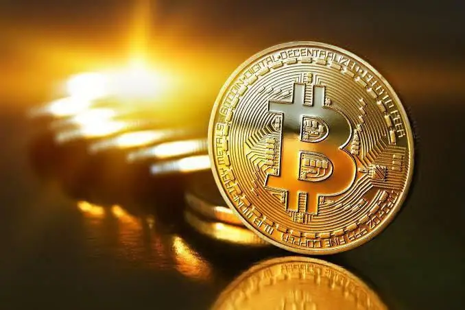 Nws puas tuaj yeem tau txais nyiaj ntsuab tawm bitcoins hauv russia