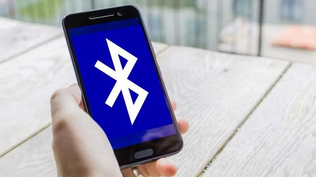 Sambungkan telefon pintar melalui Bluetooth